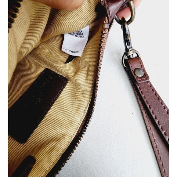 L.L. Bean Leather Wristlet Wallet Clutch Brown Green Zipper Pockets 8x5 in. EUC - Picture 4 of 7